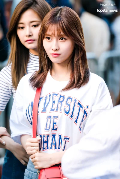 XKHYCCB2dX - #momo #twice 
#koreanka #japonka