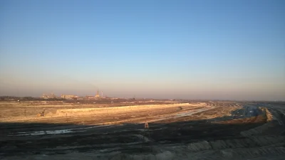 mikolajeq - Tak wygląda kopalnia kredy w #chelm dalej w tle cementownia 



#kopalnia...