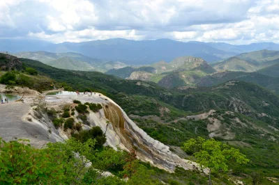 Artktur - Skamieniały wodospad

Hierve el Agua to zespół niezwykłych formacji skaln...