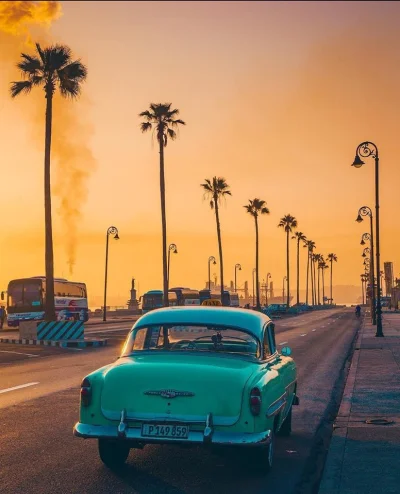 Castellano - Zachód słońca w Hawana. Kuba
foto: thetravelpro instagram
#fotografia ...
