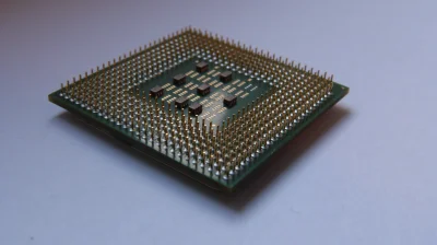 c.....u - > Pentiumy nie mają pinów, tylko AMD.

@LordDarthVader: