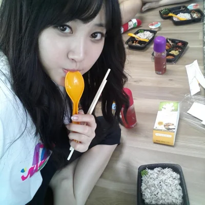 K.....o - #yura #girlsday 

#koreanka