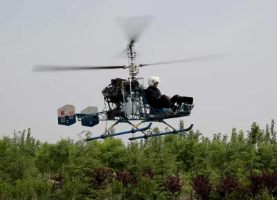 jozwa-maryn - Sześćdziesięcioletni mieszkaniec wsi Yuncheng leci swoim helikopterem n...