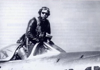 W.....a - #pilot #kochamdziadka 

Mój dziadek w samolocie myśliwskim Lim-5.