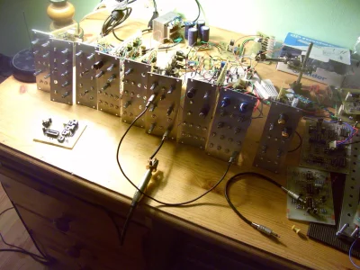 VoltageControlled - Mój syntezator modularny DIY, jeszcze w powijakach ale chwalesie ...