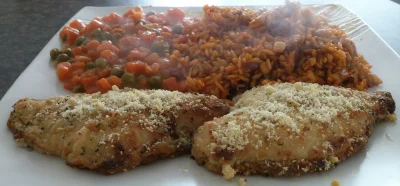 oczyPiwneZycieDziwne - Ryba, marchewka z groszkiem, ryż meksykański. 

#gotujzwykopem