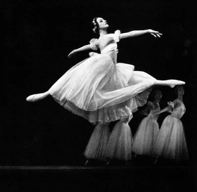 Ponczka - Jelena Jewteyewa w ‘Chopinianie’
#balet #fotografia #sztuka