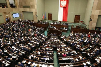 TenebrosuS - Opinie odnośnie legalności kontynuacji posiedzenia na sali kolumnowej

...