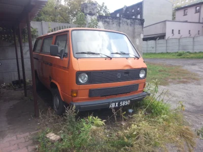 o.....y - Wrastający sobie od dłuższego czasu #volkswagen T3

#czarneblachy #samoch...