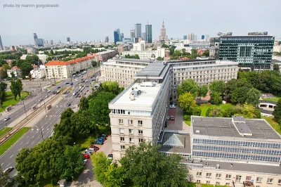 hsvduivbsh - @molhubert: Podobny budynek w Warszawie - Główny Urząd Statystyczny