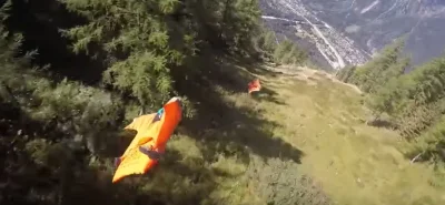 enforcer - Wingsuit - lot między drzewami.
http://www.wykop.pl/link/2765781/wingsuit...