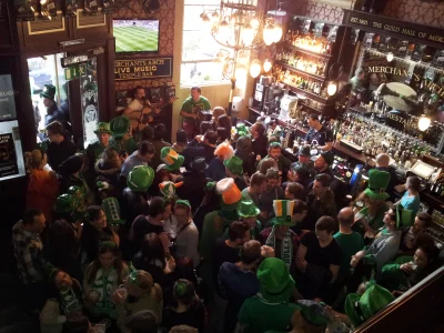 pozzytywka - Tłumy w pubie o 16 w dniu św. Patryka w Dublinie #irlandia #dublin #swie...