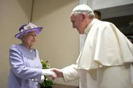s.....k - @blargotron: Nawet The Queen podaje rękę niemyśląca istoto.