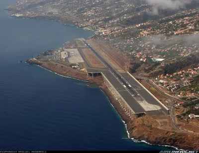 adzik7 - Lotnisko na Maderze, Portugalia

Lotnisko na portugalskiej wyspie Madera s...