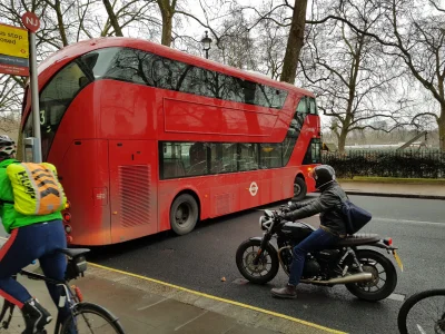 piwniczak - Zabłądził...

#uk #autobusy #autobusyboners #londyn