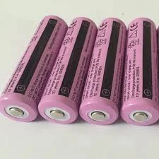 Antoni_deMON - Ciekawostka baterie w Tesli składają się z tysięcy połączonych ogniw 1...