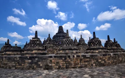 Stasiq - Borobudur - buddyjska świątynia na Jawie. 

#losowezdjeciezpodrozy #indone...
