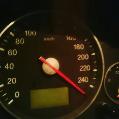 a.....s - A wy co? Nadal 40km/h na autostradzie, bo wiecej auto nie pozwala? Powolnia...