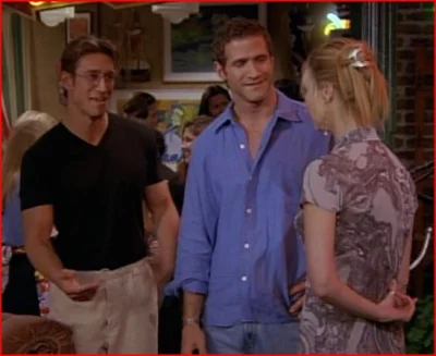 c.....i - Phoebe, Vince i Jason w "Przyjaciołach". Aktorzy grający Vince'a i Jasona m...