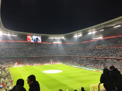 zuberek90 - Stadion powoli sie zapelnia, mniej niz godzina do ostatniego meczu w tym ...