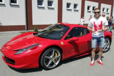 zaslonazupa - Mirki Kuba Błaszczykowski robi #rozdajo swoje Ferrari ( ͡° ͜ʖ ͡°) #pdk ...