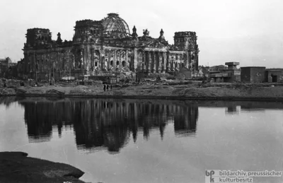 nexiplexi - Reichstag 1946
#historia #fotohistoria #berlin #reichstag #ciekawostkihi...
