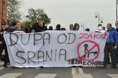 saakaszi - Dzisiaj w Toruniu odbył się kolejny marsz równości, była także skromna kon...