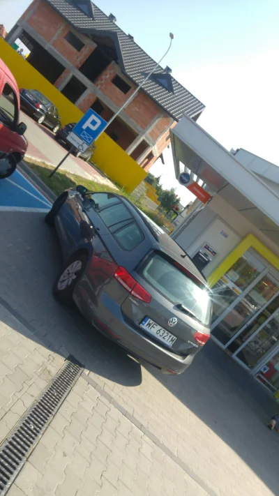 kondzio29 - Jak będę miał #passat to też tak będę mógł stawiać gdzie chcę? 

SPOILER
...