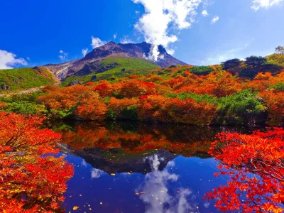 Lookazz - > Hyoutan pond and Mt. Chausu, Tochigi
#dzaponialokaca 
#earthporn #gory #f...