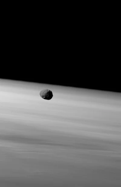 Nedved - Phobos - większy z dwóch księżyców Marsa (zdjęcie wykonane w trakcie bezzało...