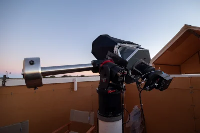 namrab - @WhoDidThatToYou: Teleskop jest zamocowany na montażu z napędem, który precy...