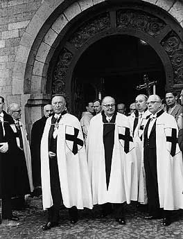 marcelus - #historia Konrad #Adenauer w krzyżackim płaszczu. Kanclerz Niemiec został ...