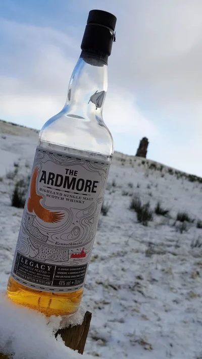 tranc - Ardmore Legacy, 40% vol

Whisky Ardmore głównie zasila blend Teacher's High...