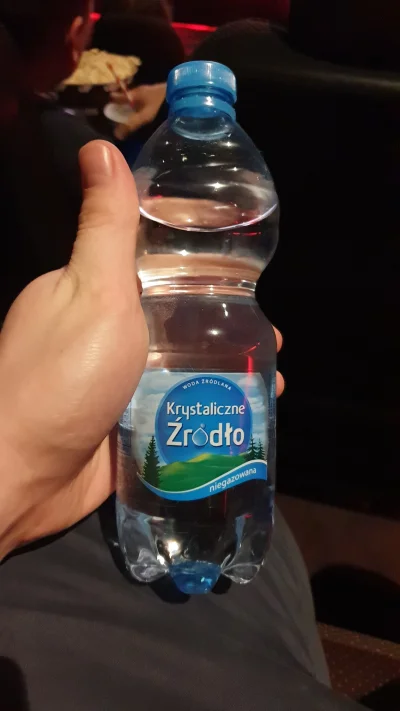 Viarus_ - 6,50 za butelke takiej wody w kino #helios to jest skandal