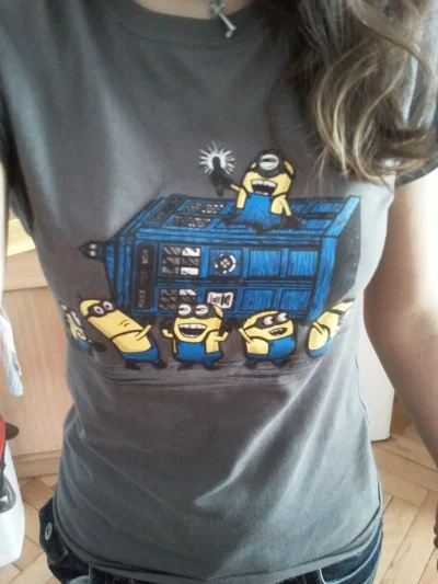 13czarnychkotow - Dostałam genialną koszulkę z #tardis z #doctorwho i #minionki z #de...