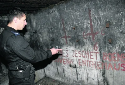 Dziki_Odyniec - W jednyn z tych bunkrów w 1999 roku sataniści podczas czarnej mszy za...