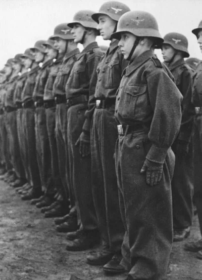 N.....h - HJ w służbie pomocniczej Luftwaffe. 1943 r.
#zdjeciazwojny #iiwojnaswiatow...