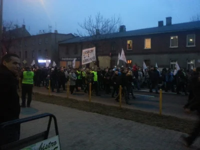 zgon409 - Siedzę sobie na uczelni (polsl) i słyszę strzały, wychodzę na zewnątrz a tu...