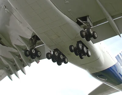 orkako - @orkako: 22 kołowe podwozie A380

http://upload.wikimedia.org/wikipedia/co...