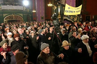 n.....p - @colon3ainup: elektorat PIS'u to czesto ludzie slabo wyksztalceni, ktorymi ...