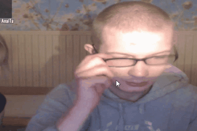 a.....2 - Tak się ściąga okulary ( ͡º ͜ʖ͡º)
#rafatus
