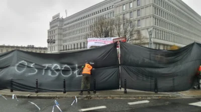 Heart - Na Rondzie de Gaulle'a w miejscu w którym miał mijać się Marsz Niepodległości...