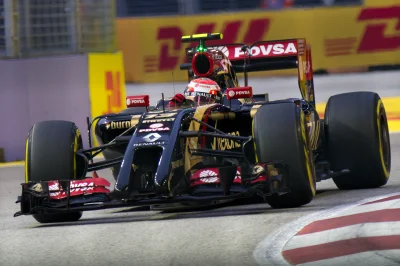 Reepo - @dosiu: Dlaczego na focie jest Caterham? Lotus w 2014 wyglądał tak xD