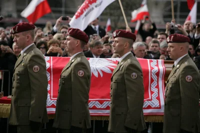 eoneon - Polski stosunek do śmierci (w kontekście katastrofy smoleńskiej). 

Jako n...