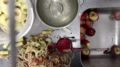 KubaJam - Po kilku garach zup, czas pokazać Wam jak obieramy od 5 do 40 kg jabłek. Il...