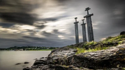 PMV_Norway - Monument ten, wykonany przez Fritza Røeda, norweskiego rzeźbiarza z Bryn...