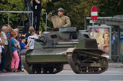 k.....r - to jest #!$%@? jakiś żart że ten kraj mając zamiast czołgów takie tankietki...