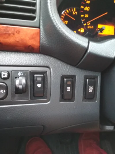 Kejran - Co oznaczają te dwa przyciski ? 

#motoryzacja #samochody #toyota