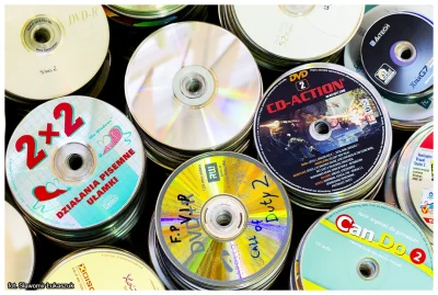 POWOLNIAK - #gimbynieznajo

Pamiętacie te czasy kiedy wszystko wypalało się na CD? xD...