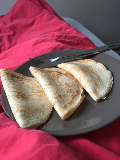 Piwerolo - Roksy nawet ci ładne śniadanie zrobią jak poprosisz (｡◕‿‿◕｡) 
#roksa #jedz...